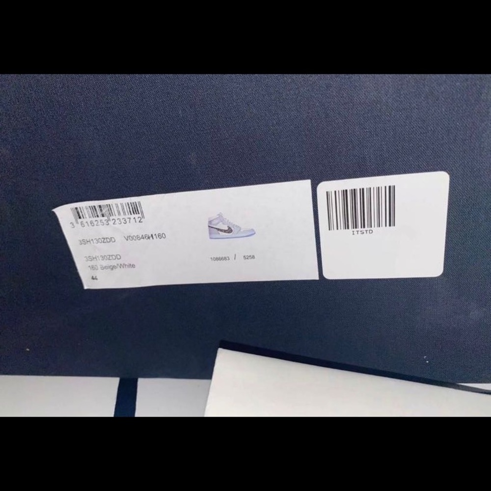 Jordan 1 Retro Diors - Picture 8 of 8